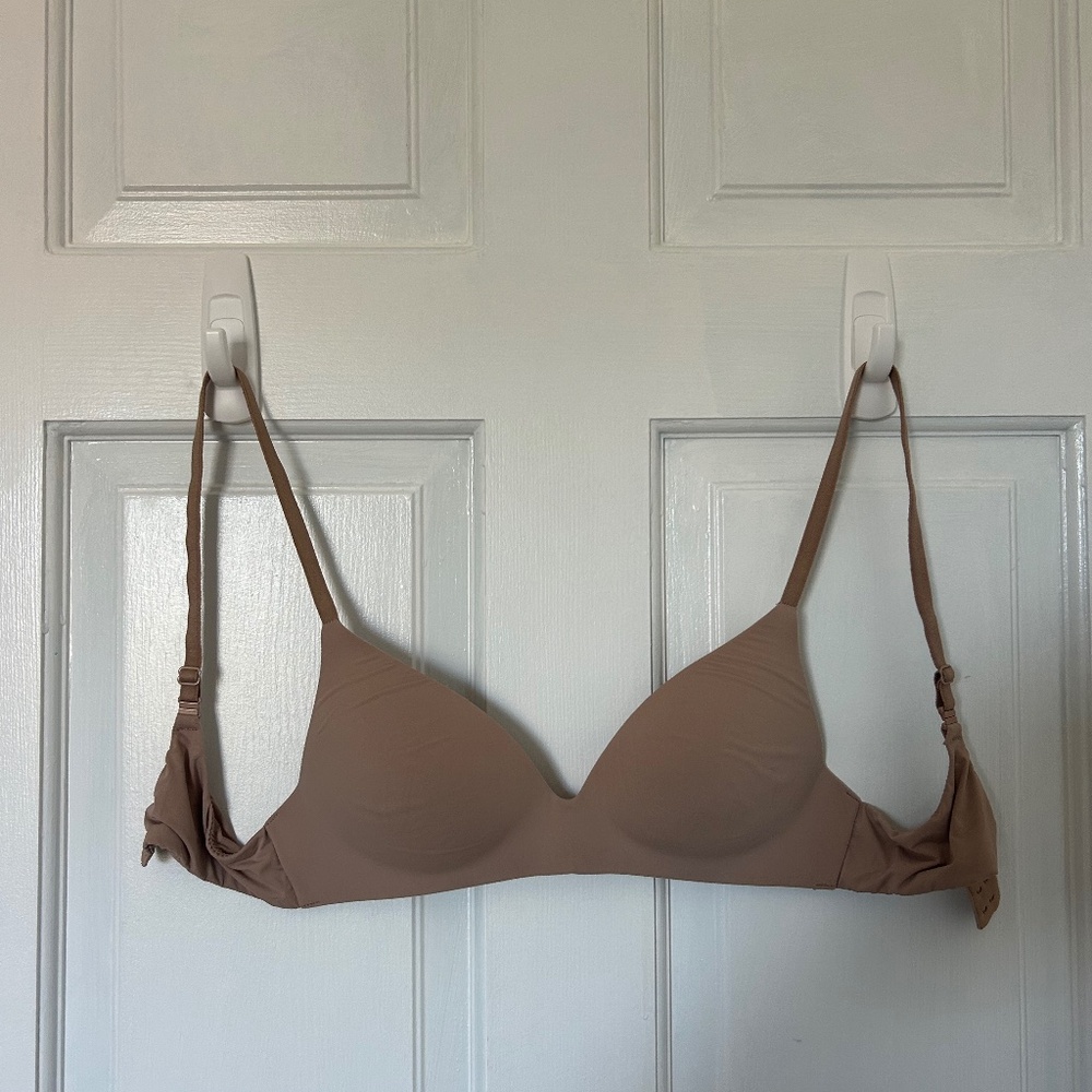 Victoria’s Secret 32B Wireless Bra
